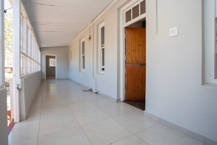 To Let 5 Bedroom Property for Rent in Moorreesburg Western Cape